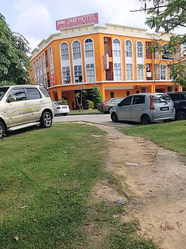 JAM Hotel Kota Warisan Sepang @ ERL Salak Tinggi, KLIA 1-2&F1 Bagian luar foto