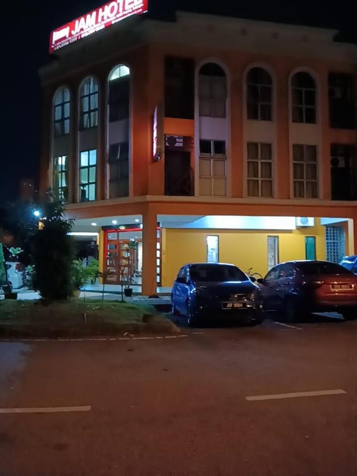 JAM Hotel Kota Warisan Sepang @ ERL Salak Tinggi, KLIA 1-2&F1 Bagian luar foto