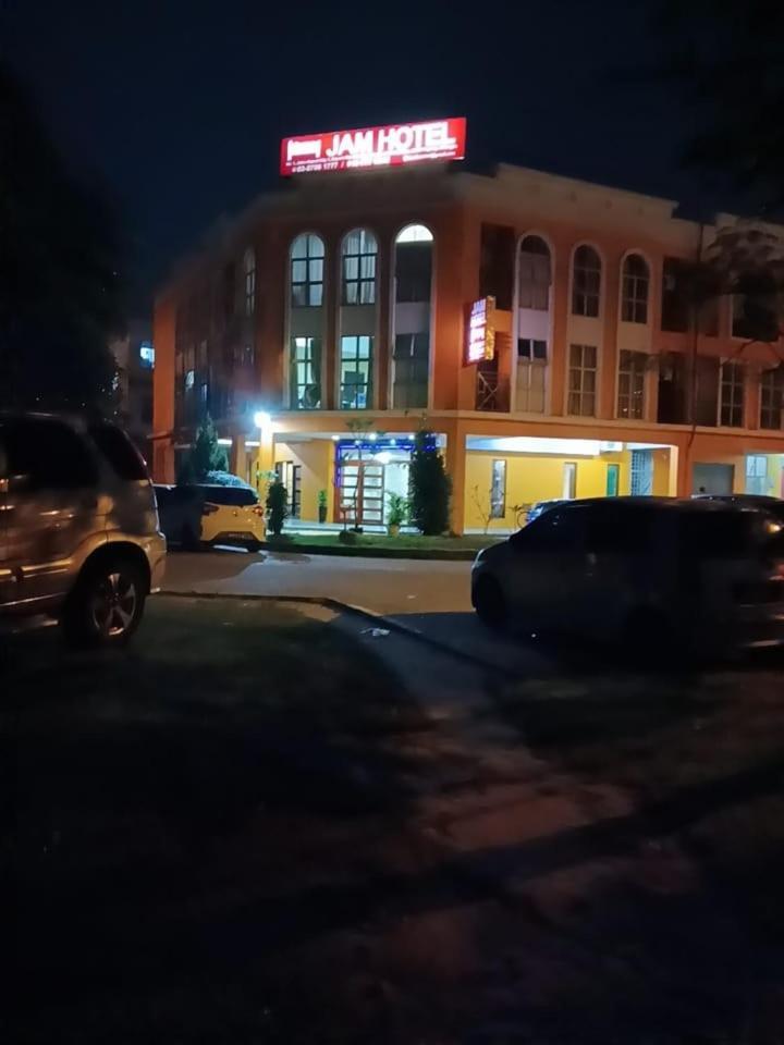 JAM Hotel Kota Warisan Sepang @ ERL Salak Tinggi, KLIA 1-2&F1 Bagian luar foto