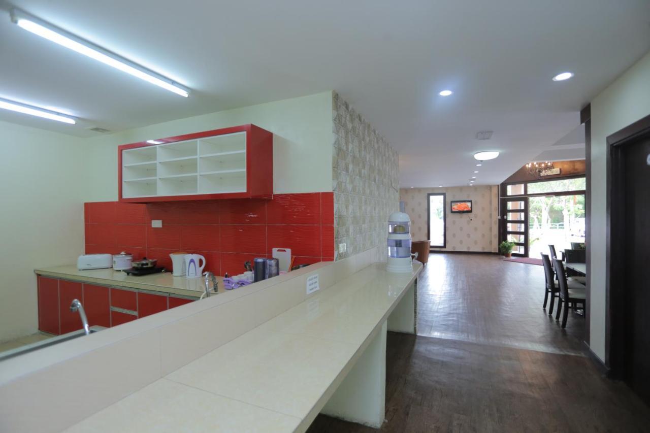 JAM Hotel Kota Warisan Sepang @ ERL Salak Tinggi, KLIA 1-2&F1 Bagian luar foto