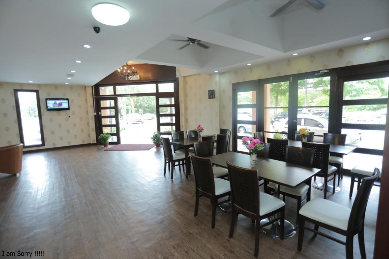 JAM Hotel Kota Warisan Sepang @ ERL Salak Tinggi, KLIA 1-2&F1 Bagian luar foto